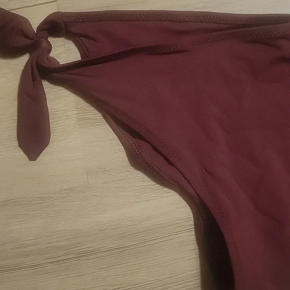 Bikini and matching shorts bundle - Picture 6 of 9